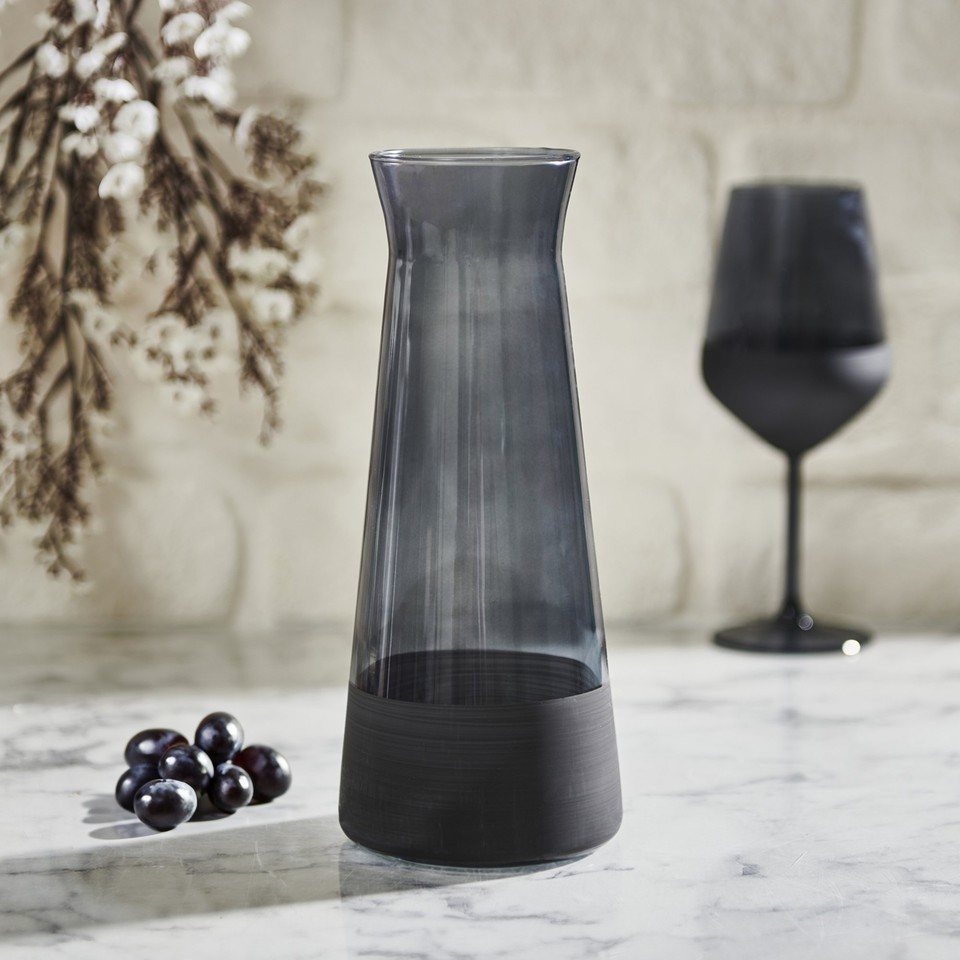 Carafe Matte Noir  114.5 Cl